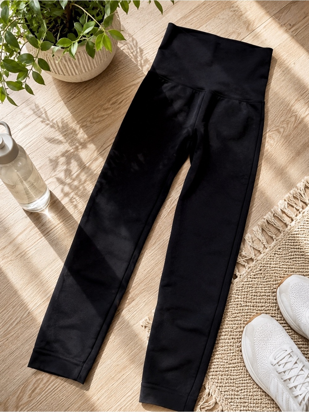 SPANX Look At Me Now Seamless Leggings Black Cropped Shaping Small - Picture 1 of 6